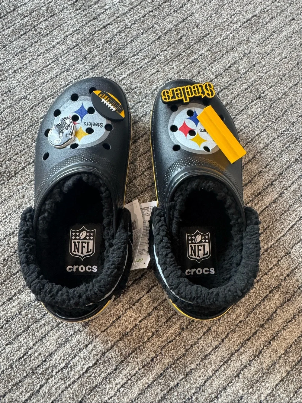 Crocs NFL Pittsburgh Steelers Black Fuzzy Clog size M 9